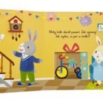 Wnetrze-ksiazki-z-ruchomymi-elementami-Wesole-zwierzaki.-Urodziny-przedstawiajace-kroliczka-zbiegajacego-po-schodach-do-rodzicow,-widoczny-ruchomy-element